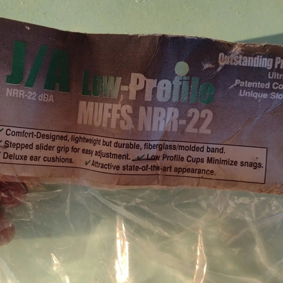 Hearing Protection Earmuffs - Picture 1 of 3